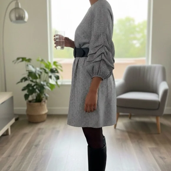 ✨ NWT Neiman Marcus Embroidered Statement Sleeve Dress ✨ - Picture 4 of 10